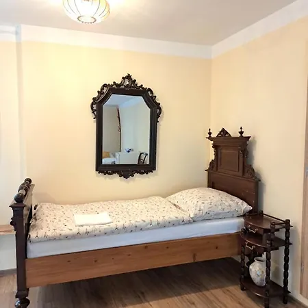 Statek 100dola Apartment *